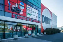 Czeski miliarder Kretinsky zwiększa udziały w grupie Fnac Darty (shutterstock.com)