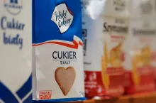 Krajowa Grupa Spożywcza zapewnia, że w pełni realizuje kontrakty na dostawy cukru do sklepów spożywczych (fot. Łukasz Rawa/wiadomoscihandlowe.pl)