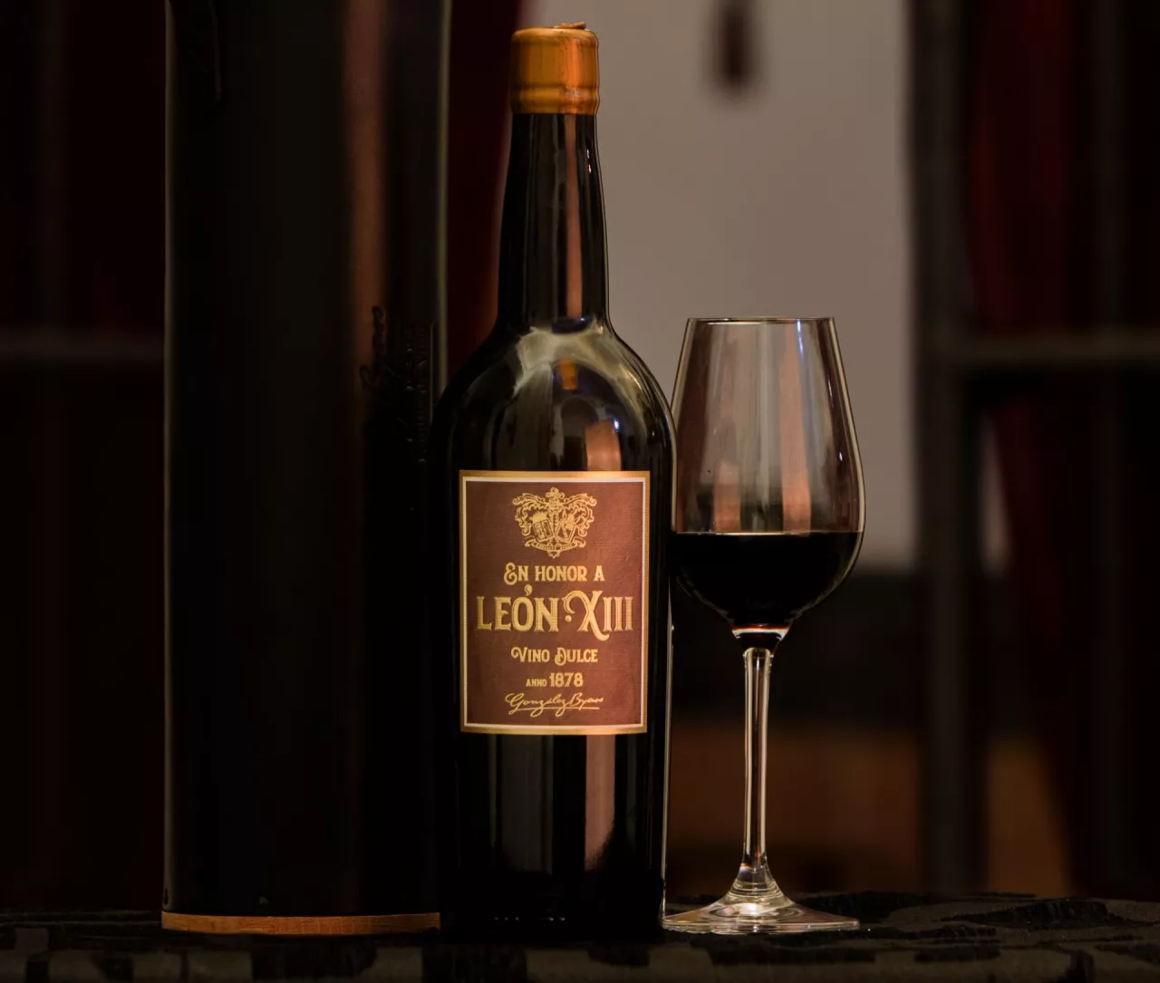 Leon XIII Pedro Ximénez, wyprodukowane w hiszpańskiej winiarni González Byass w roku 1878 (Dom wina)
