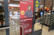 Sieci handlowe automatyzują sprzedaż, ale ofert pracy w handlu wciąż jest bardzo dużo (fot. wiadomoscihandlowe.pl)