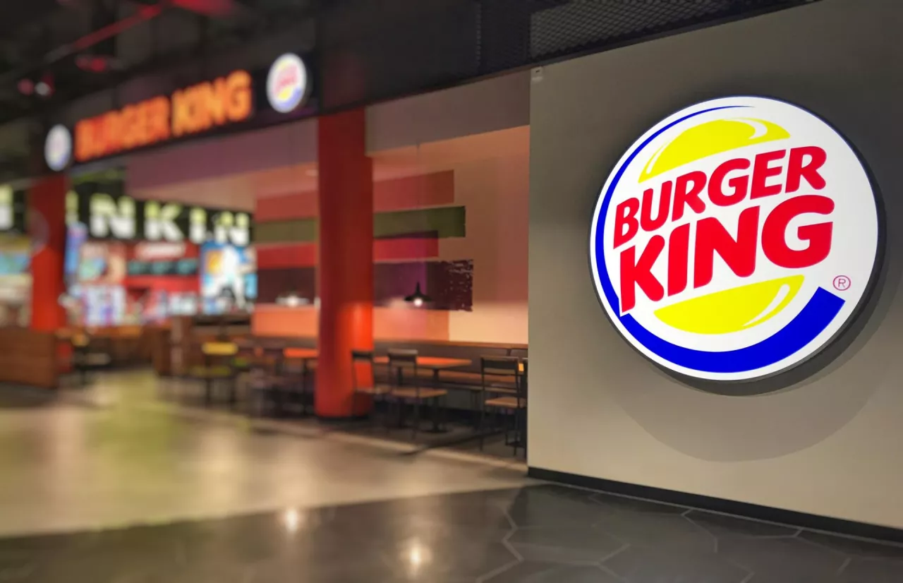 Lokal sieci fast-foodowej Burger King (fot. Migren art / Shutterstock)