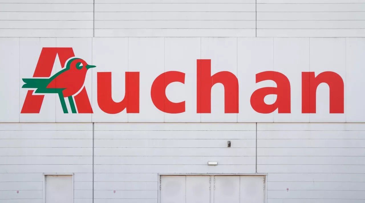 Na zdj. hipermarket Auchan (fot. Longfin Media / Shutterstock.com)