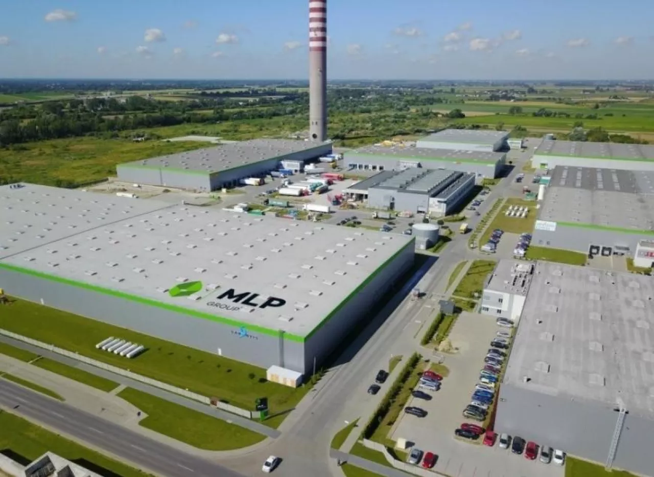 Centrum logistyczne MLP Pruszków II położone jest w okolicach Warszawy, w gminie Brwinów, w odległości 5 km od Pruszkowa (źródło: mlp.p)