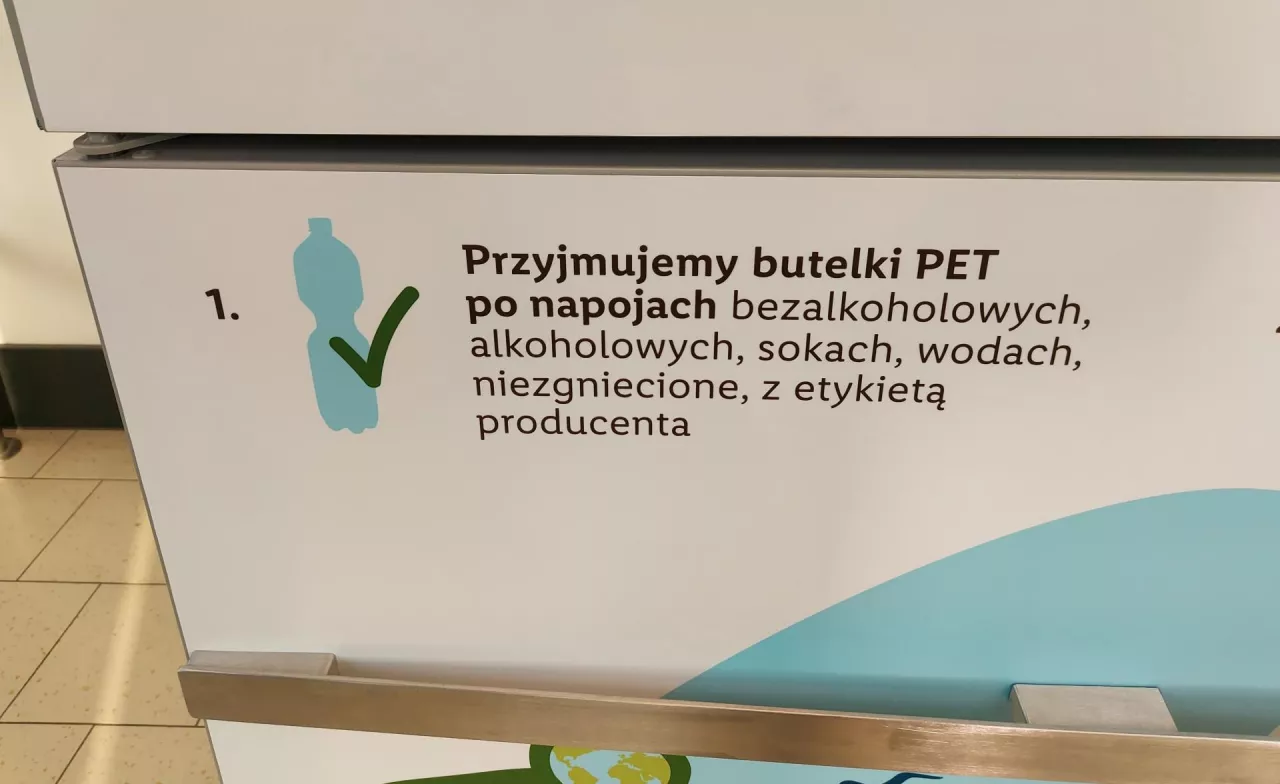 Automat do butelek PET w sklepie Lidl (Piotr Głowacki)