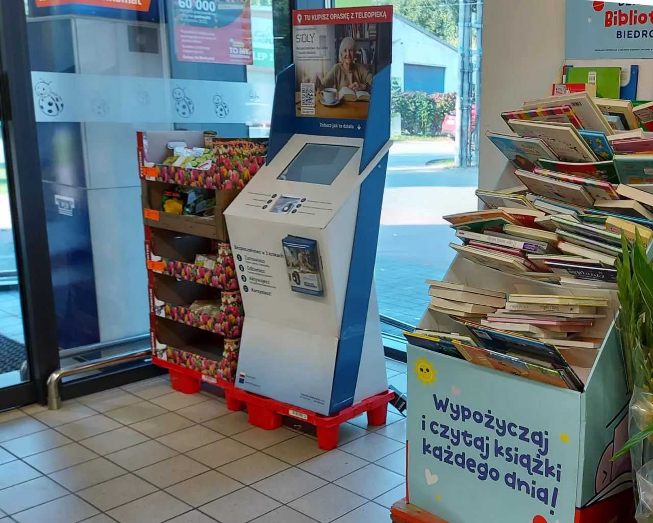 W sklepach Biedronka można zamówić opaskę telemedyczną (wiadomoscihandlowe.pl/MG)