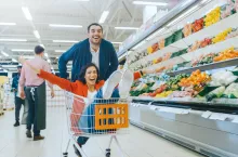 Hipermarkety wciąż należą do najczęściej wybieranych miejsc zakupów spożywczych (Shutterstock)