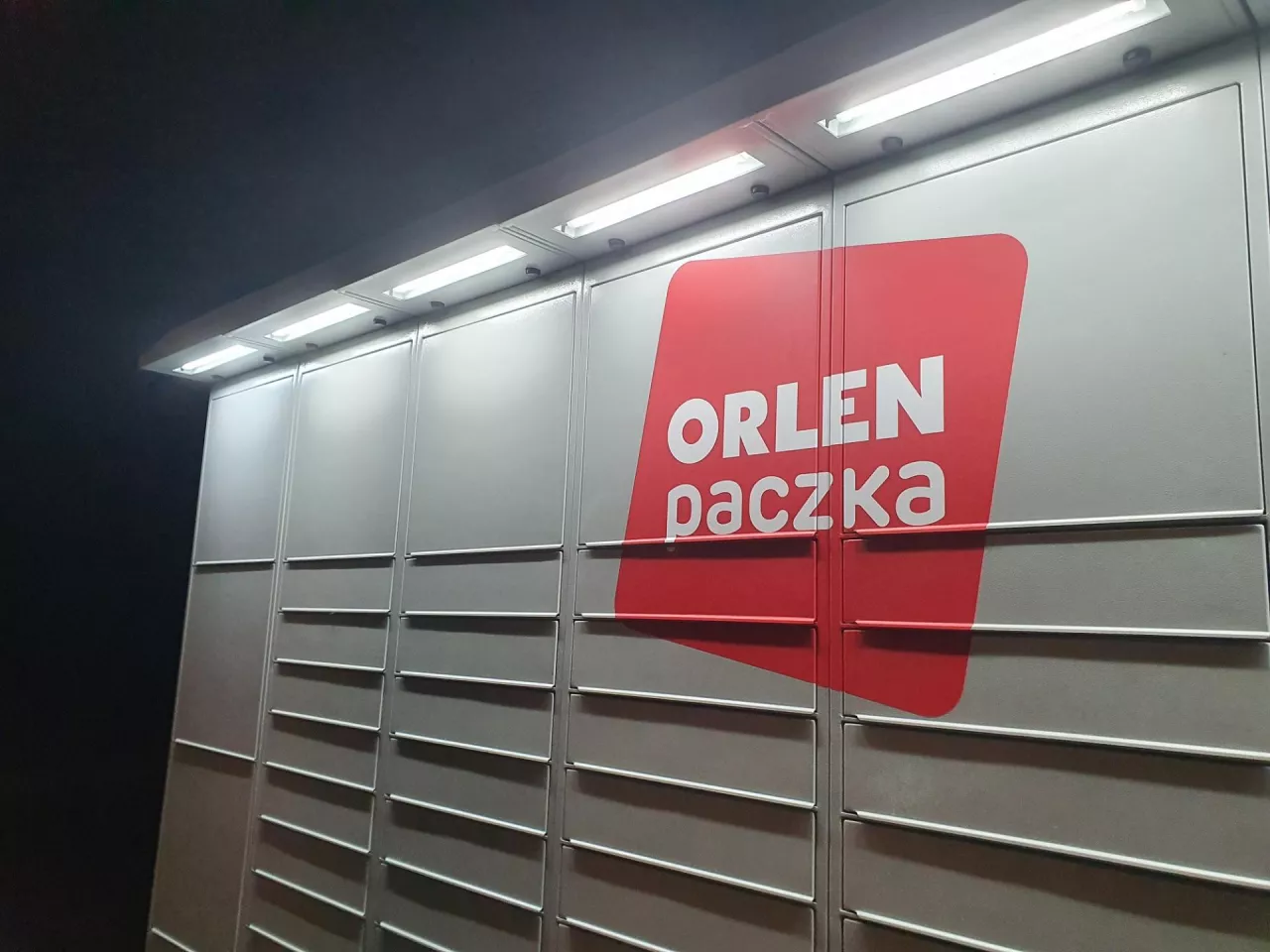 Automat Orlen Paczka (fot. wiadomoscihandlowe.pl)