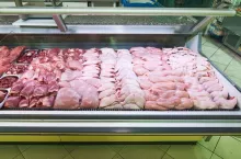 Mięso drobiowe jest badane i poddawane kontroli zarówno przez firmy, jak i odpowiednie służby (fot. archiwum)