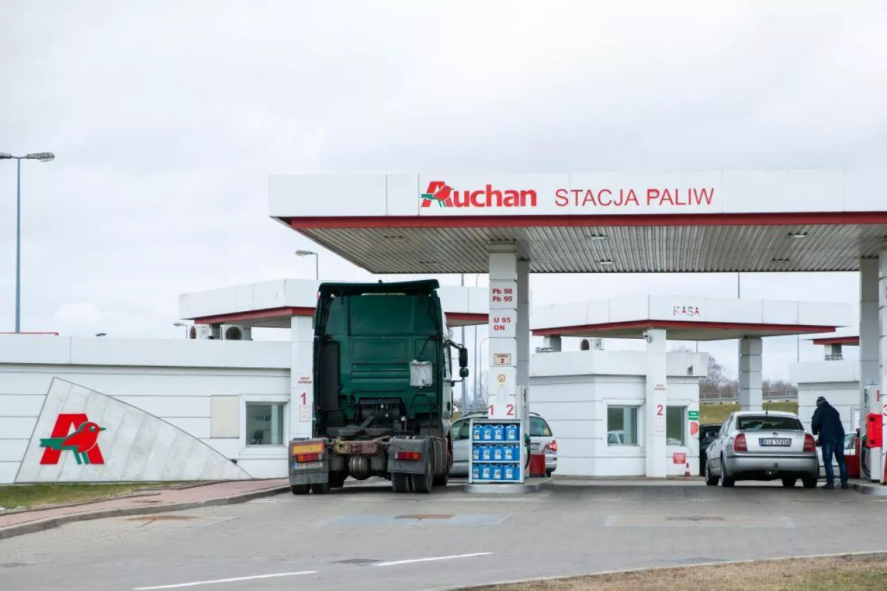 W Polsce działa obecnie 28 stacji paliwo pod szyldem Auchan (fot. Shutterstock.com)
