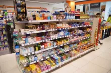 Suplementy diety w sklepie (fot. S.Szczepaniak)