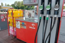 Zgłoszona w Sejmie poprawka zakłada wydłużenie okres zawieszenia poboru podatku od sprzedaży detalicznej paliw silnikowych (wiadomoscihandlowe.pl/AK)