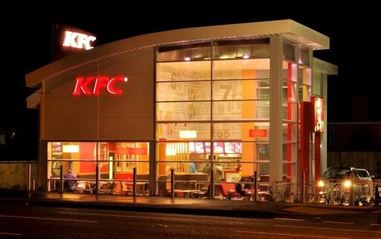AmRest sprzedaje biznes KFC w Rosji (fot. A.Bridge/Geograph.ie, na lic. CC BY-SA 2.0)