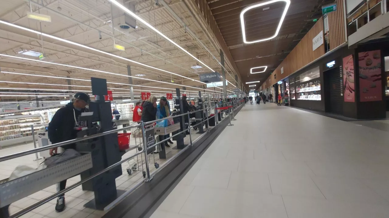 Na zdj. zmodernizowany hipermarket Auchan Piaseczno (fot. wiadomoscihandlowe.pl)