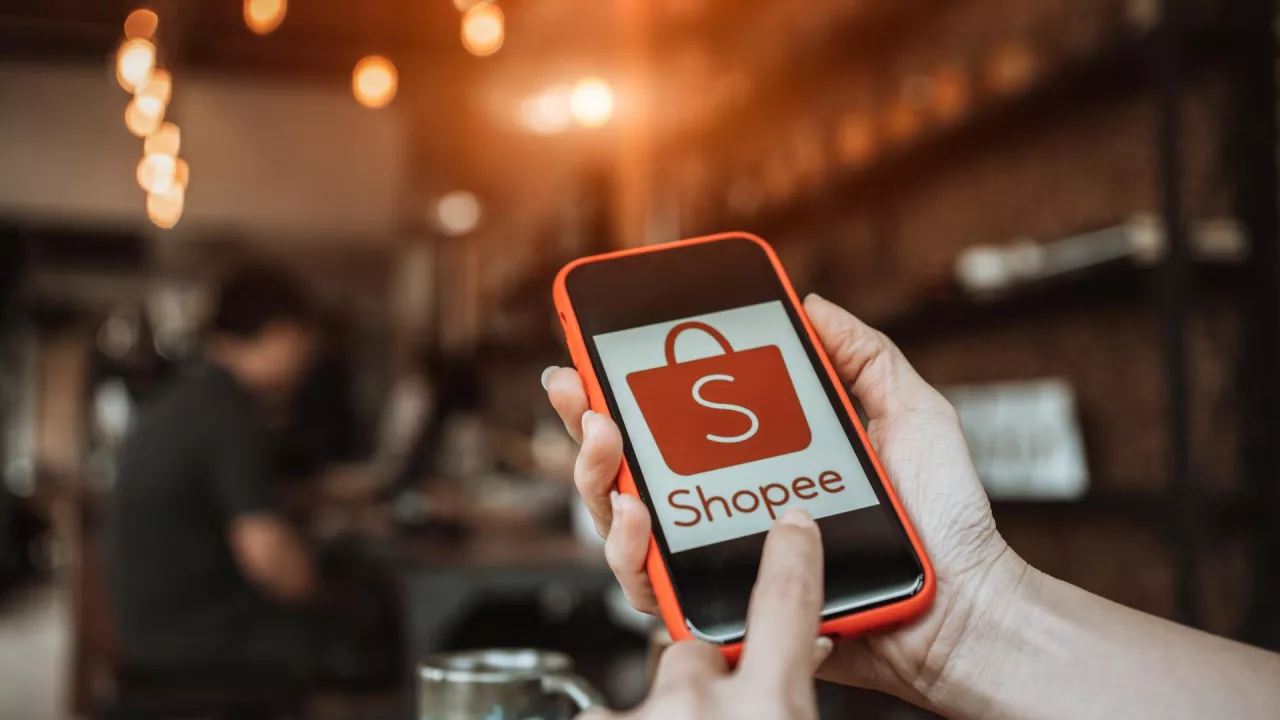 Shopee szuka nowych sposobów na przyciągnięcie klientów (fot. shutter_o / Shutterstock.com)
