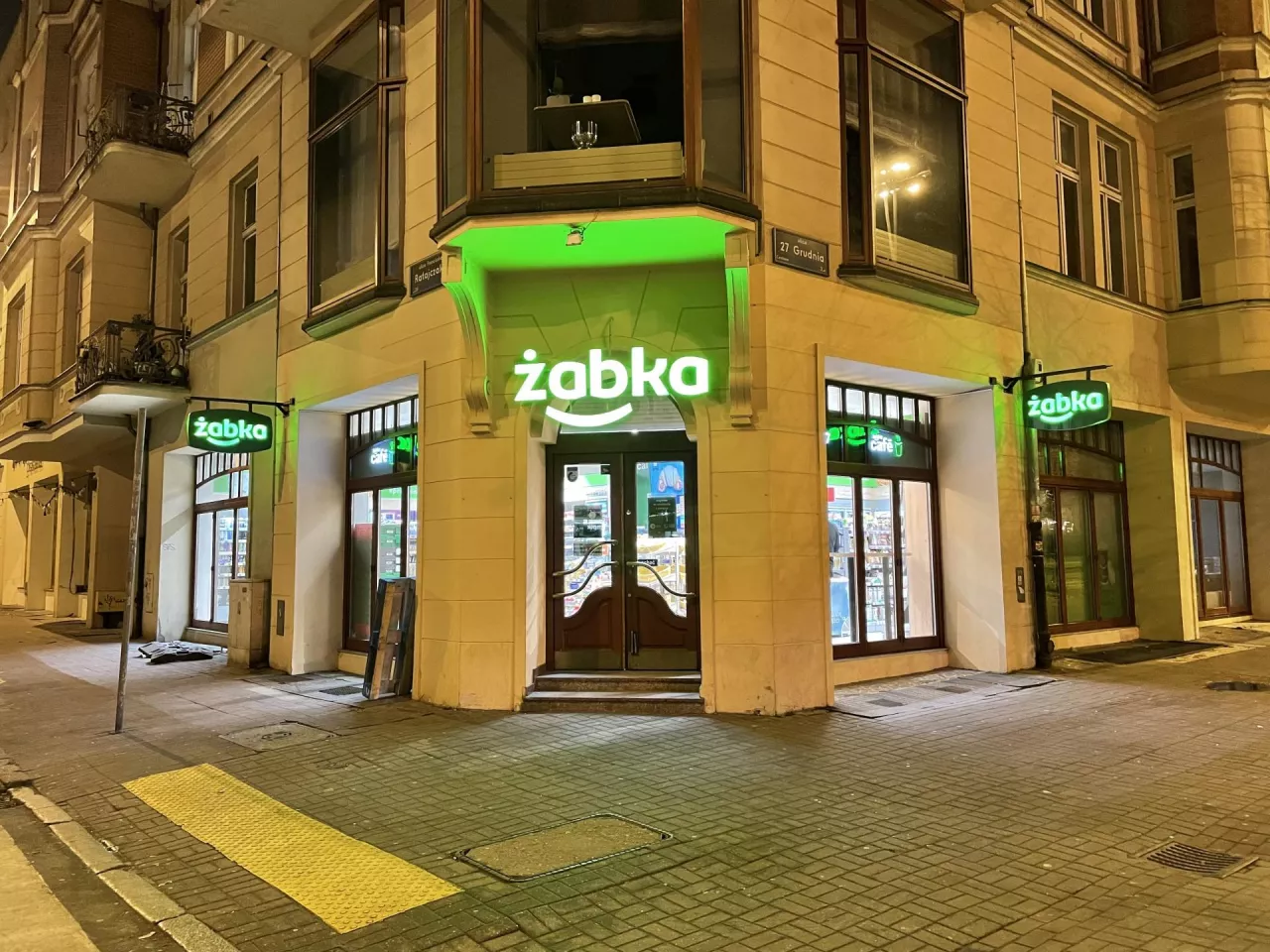 Sklep sieci Żabka w Poznaniu