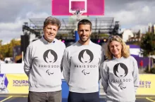 Danone (Danone będzie sponsorem Olimpiady Paryż 2024. Na zdjęciu Antoine de Saint Affrique, CEO Danone, Tony Estanguet, przewodniczący Komitetu Organizacyjnego Igrzysk Paryż 2024 oraz Veronique Penchienati Bosetta zastępca CEO Danone.)