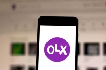 Z danych Olx wynika, że w rankingu popularności najchętniej wyszukiwanych przedmiotów niepodzielnie królował smartfon (fot. Shutterstock)
