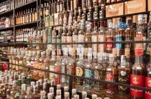 Producenci alkoholu nie zostawiają suchej nitki na pomyśle irlandzkich władz (fot. Marcelo.mg.photos/Shutterstock)