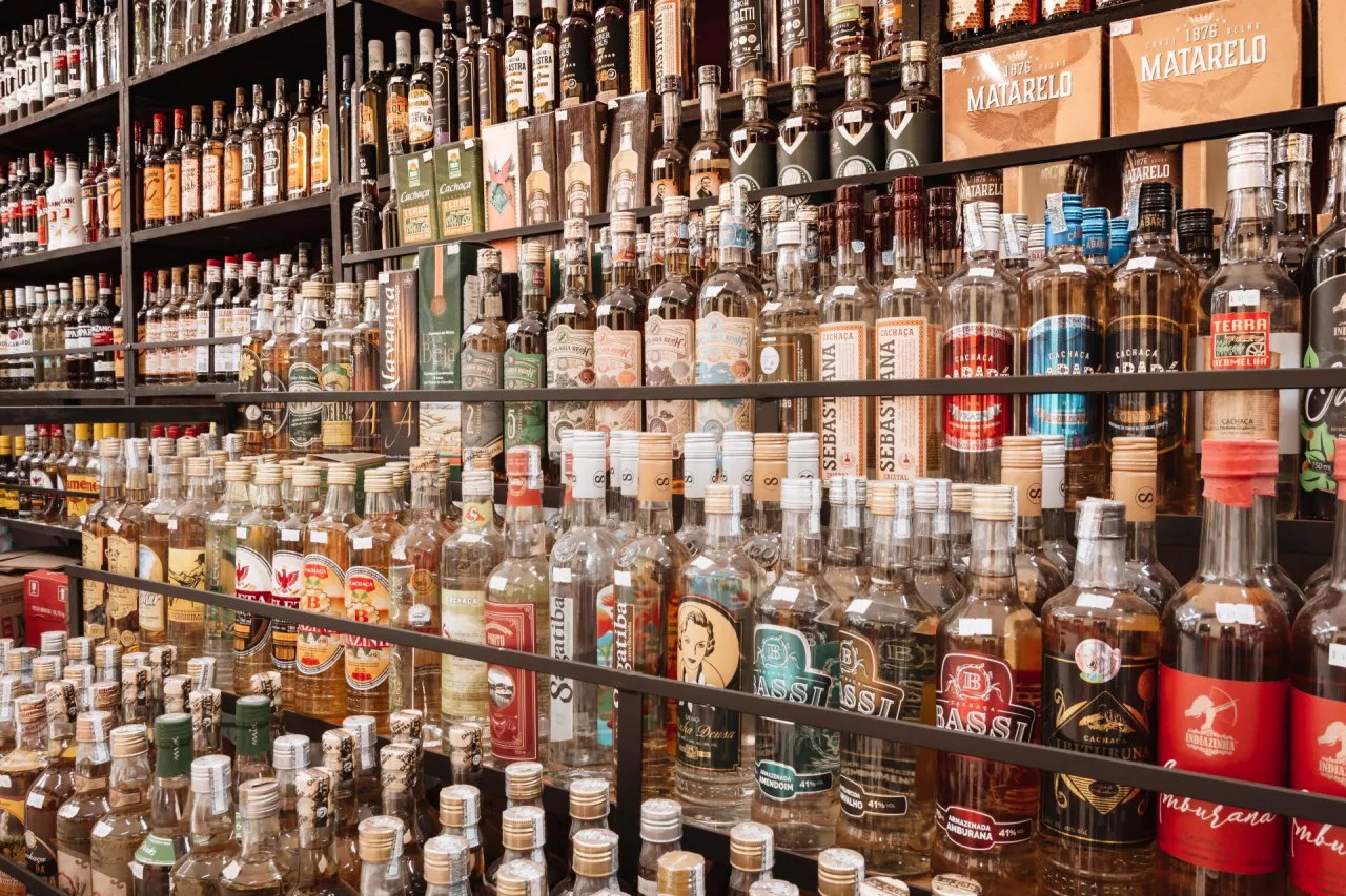 Producenci alkoholu nie zostawiają suchej nitki na pomyśle irlandzkich władz (fot. Marcelo.mg.photos/Shutterstock)