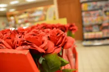 Podstawowym sposobem podniesienia sprzedaży detalicznej podczas Walentynek jest oferowanie promocji lub zniżek