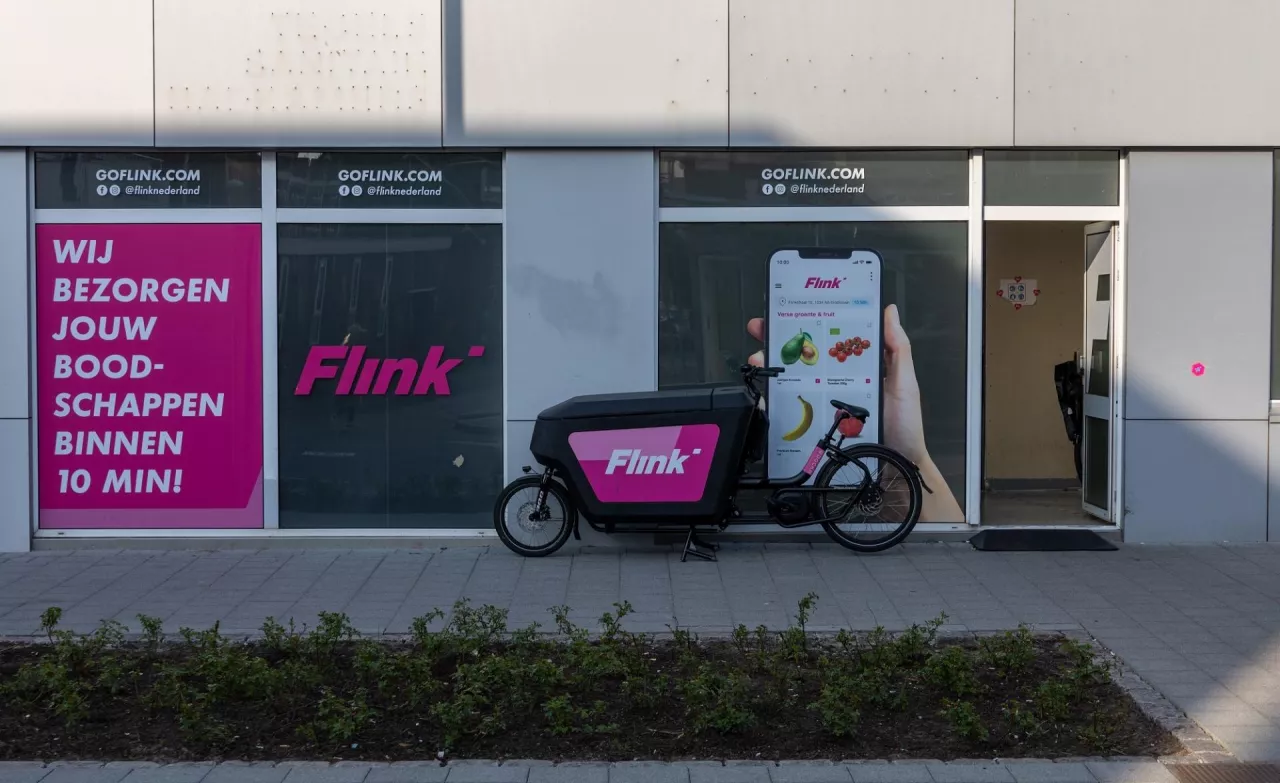 Na zdj. dark store platformy Flink w niderlandzkim Eindhoven (fot. robert coolen/Shutterstock)