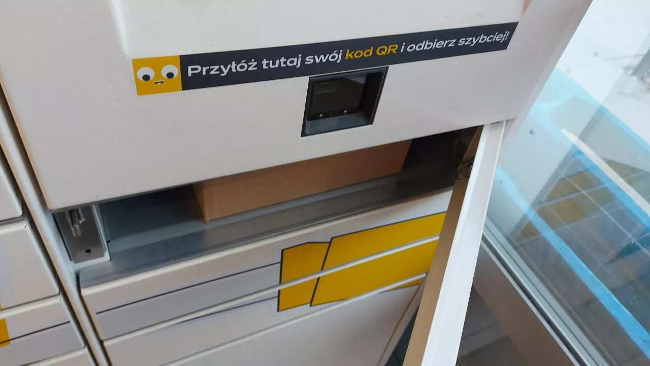 Na zdj. automat paczkowy InPostu (wiadomoscihandlowe.pl)