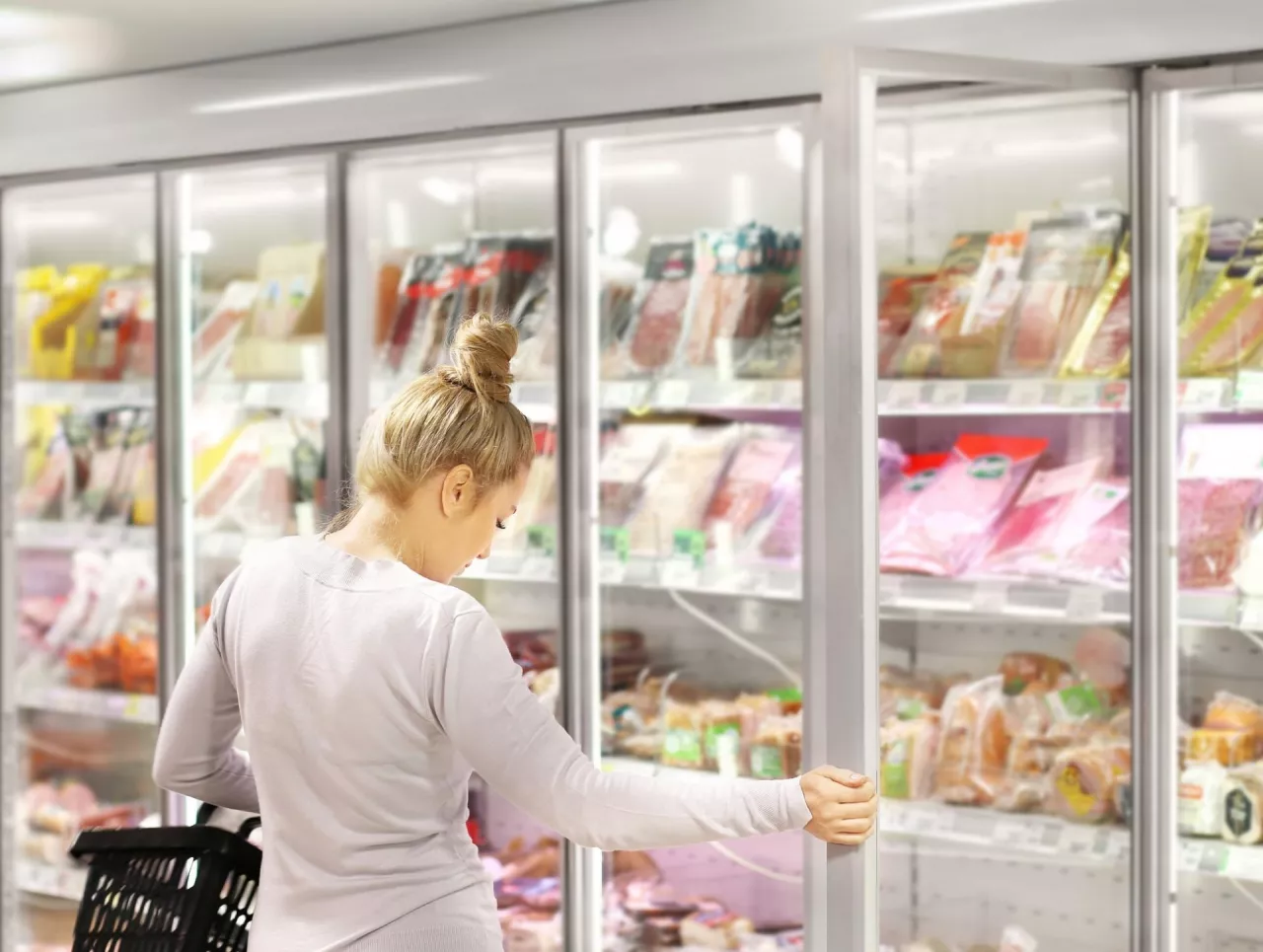 Downsizing produktów spożywczych to coraz bardziej dostrzegalny problem w sklepach (fot. Shutterstock)
