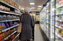 Konsumenci coraz uważniej przyglądają się cenom w sklepach (wiadomoscihandlowe.pl/MG)