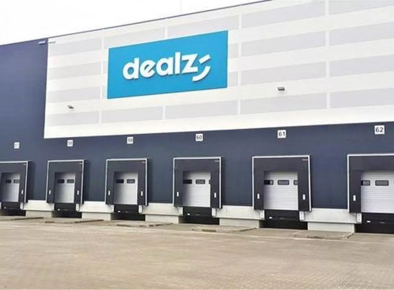 Sieć dyskontów Dealz otworzyła w Łyszkowicach swoje pierwsze centrum Dystrybucyjne w Polsce (Dealz)