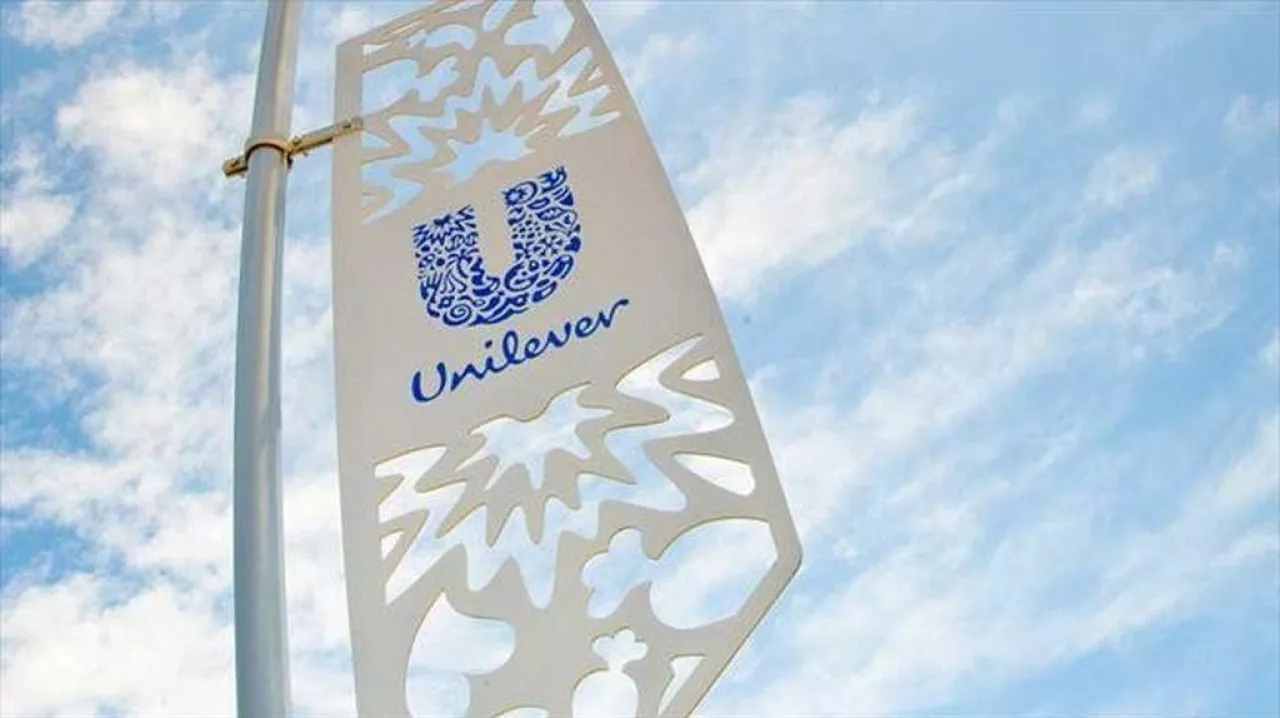 Unilever, maszt z logo (fot. materiały prasowe)