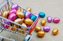 Najwięcej Polaków (29 proc.) deklaruje, że zakup żywności na święta wielkanocne przeznaczy do 200 zł na domownika (Shutterstock)