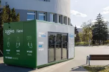 Sklep Żabka Nano na terenie szpitala w Poznaniu