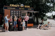 Crazy Dog to jedna z dwóch nowych franczyzowych marek gastronomicznych rozwijanych przez Multi Ice Group (fot. materiały prasowe)