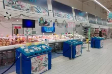 92 proc. - tyle w ujęciu wolumenowym stanowią produkty kupowane na wagę w segmencie ryb świeżych i wędzonych (fot. mat. prasowe)