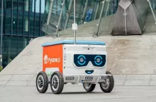 Półautonomiczny robot Delivery Couple w barwach Pyszne.pl (fot. mat. prasowe)