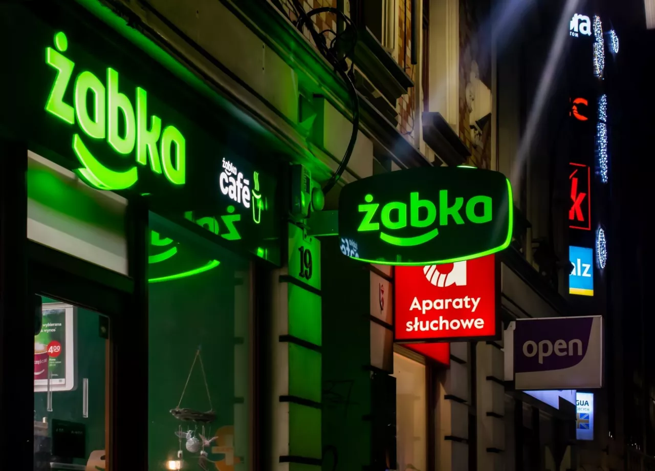 Na zdj. sklep sieci Żabka w Bytomiu (fot. Remigiusz Gora/Shutterstock)