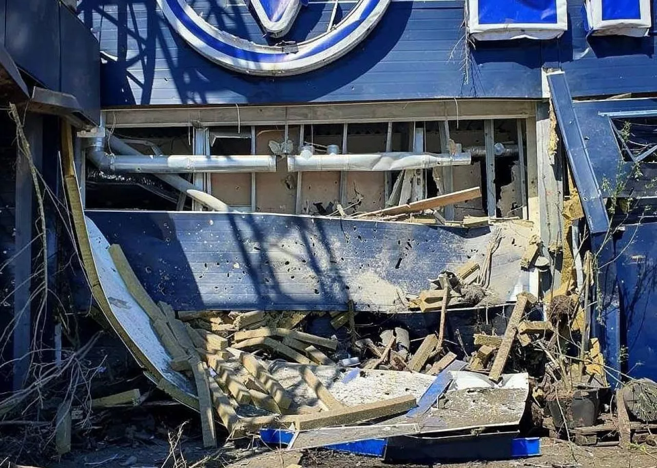 Zniszczony przez Rosjan sklep EpicentrK w ukraińskim Chersoniu (fot. Ministerstwo Spraw Wewnętrznych Ukrainy)