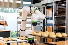 Koncept robotycznej piekarni sklepowej (Wiesheu)