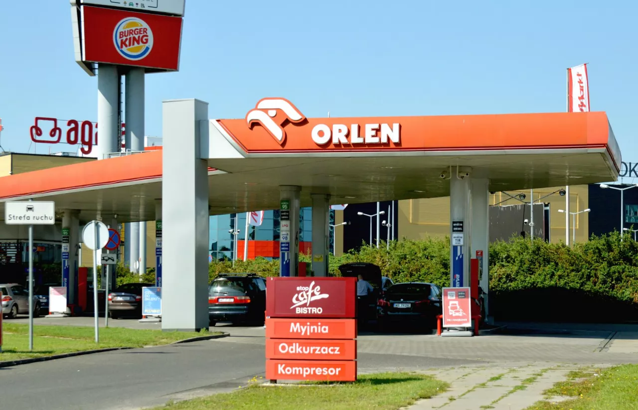 Orlen znów obniży ceny paliw w sezonie letnim (wiadomoscihandlowe.pl/MG)