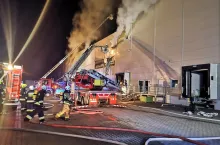 Pożar w fabryce Tarczyński pod Wrocławiem (fot. KW PSP Wrocław)