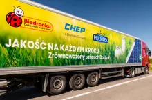 Sieć Biedronka oraz firmy Polmlek i CHEP usprawniają efektywność systemu zrównoważonego łańcucha dostaw (fot. mat. pras.)