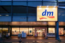dm drogerie markt (Shutterstock)