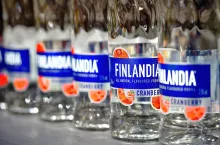 Na zdj. produkty marki Finlandia (fot. Tricky_Shark/Shutterstock)