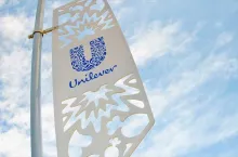 Maszt z logo Unilever (Unilever)
