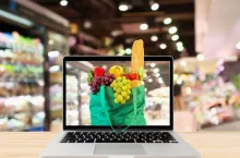 Polacy coraz częściej robią zakupy spożywcze w internecie (fot. mat. pras.)