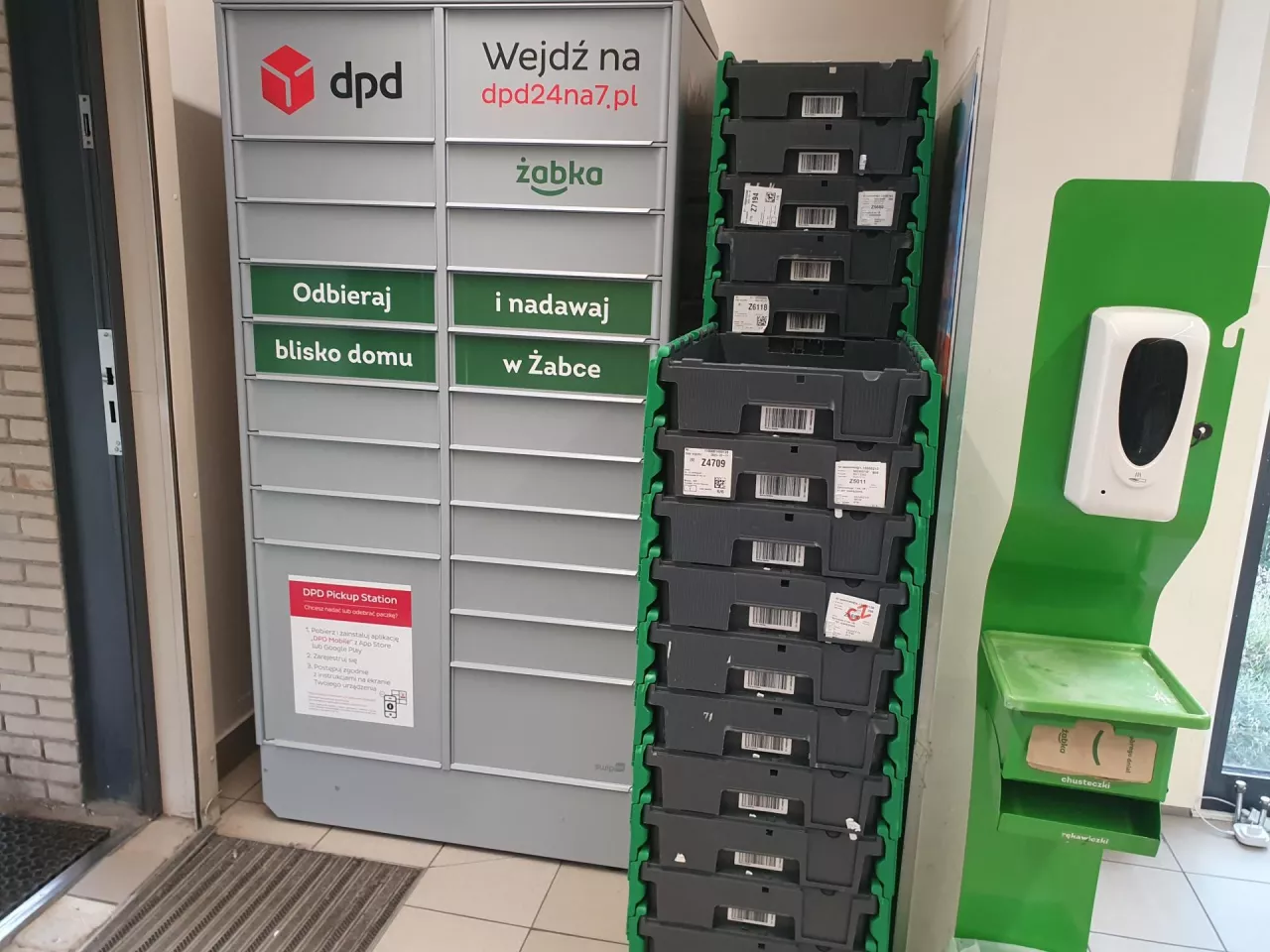 &lt;p&gt;Automat paczkowy DPD w sklepie sieci Żabka (fot. wiadomoscihandlowe.pl/PJ)&lt;/p&gt;