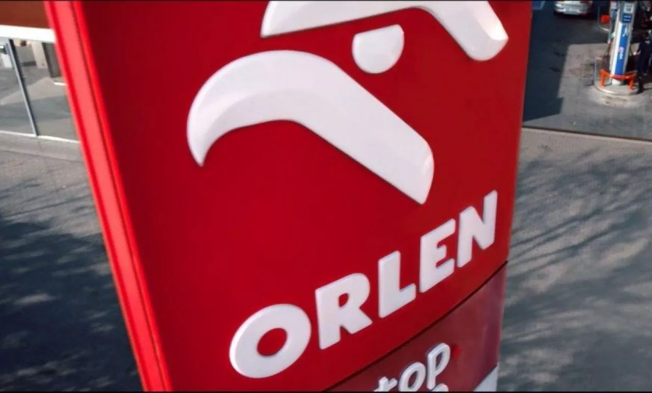&lt;p&gt;Logo Orlenu na stacji paliw (fot. Orlen)&lt;/p&gt;