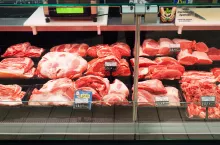 &lt;p&gt;Polska zajmuje trzecie miejsce w Unii Europejskiej pod względem najwyższego spożycia mięsa (Łukasz Rawa/wiadomoscihandlowe.pl)&lt;/p&gt;