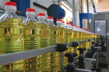 &lt;p&gt;Średnie ceny olejów wzrosły na przestrzeni ostatniego roku o 27 proc., a oliw o 11 proc. Mimo to Polacy nadal zdecydowanie częściej wybierają te pierwsze (fot. Shutterstock)&lt;/p&gt;
