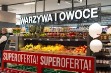 &lt;p&gt;Dział z owocami w supermarkecie Spar na stacji Avia przy ul. Bukowskiej 46 w miejscowości Wysogotowo k. Poznania (fot. Avia)&lt;/p&gt;